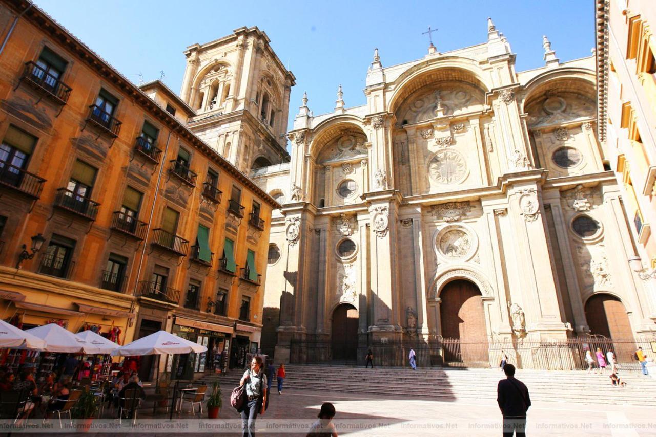 Amplio Y Centrico, Recien Reformado, Calefaccion Central, Jardines, Supermercados, Cafeterias Y Todos Los Servicios En El Corazon De La Ciudad Granada Kültér fotó