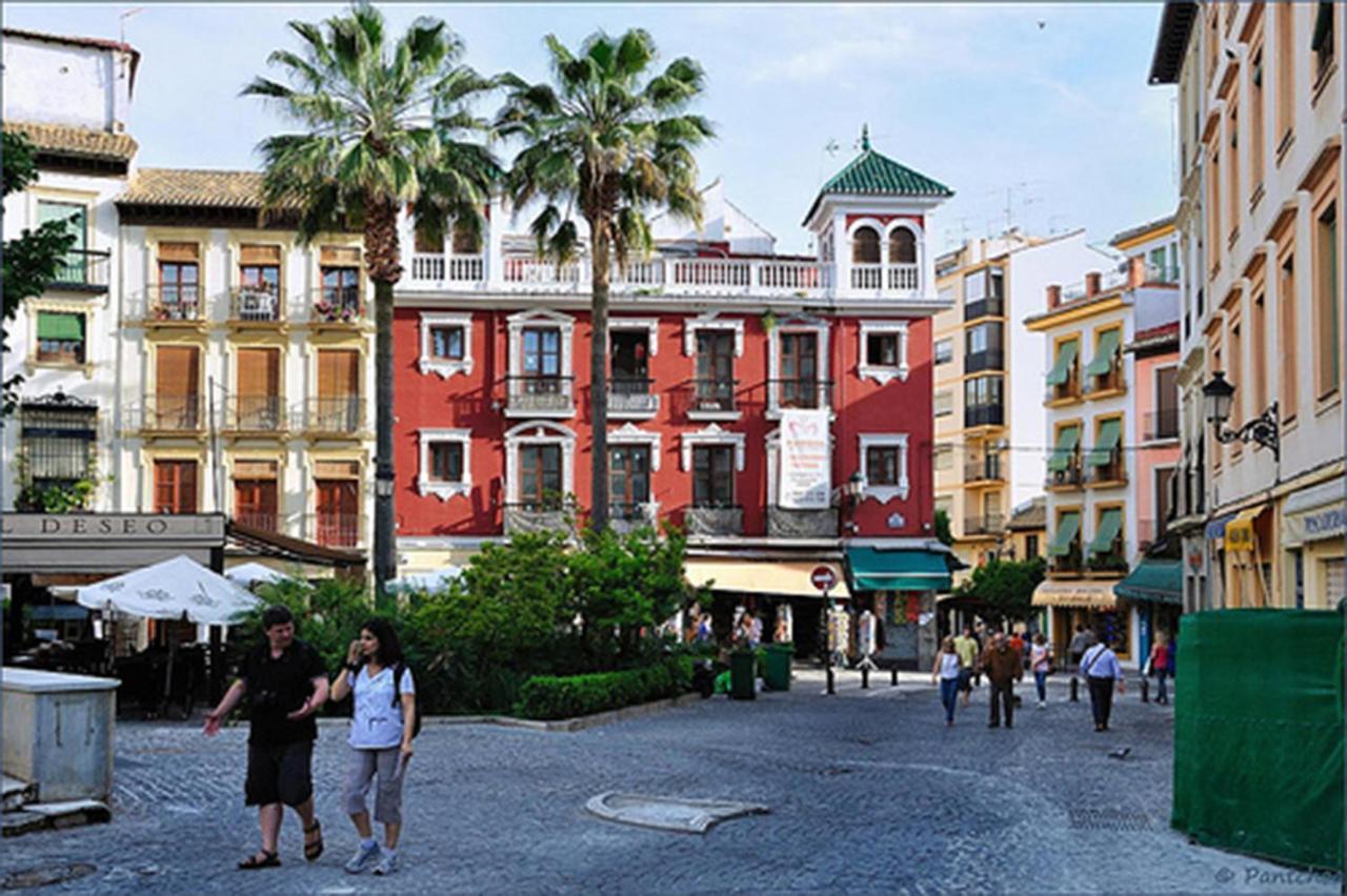 Amplio Y Centrico, Recien Reformado, Calefaccion Central, Jardines, Supermercados, Cafeterias Y Todos Los Servicios En El Corazon De La Ciudad Granada Kültér fotó