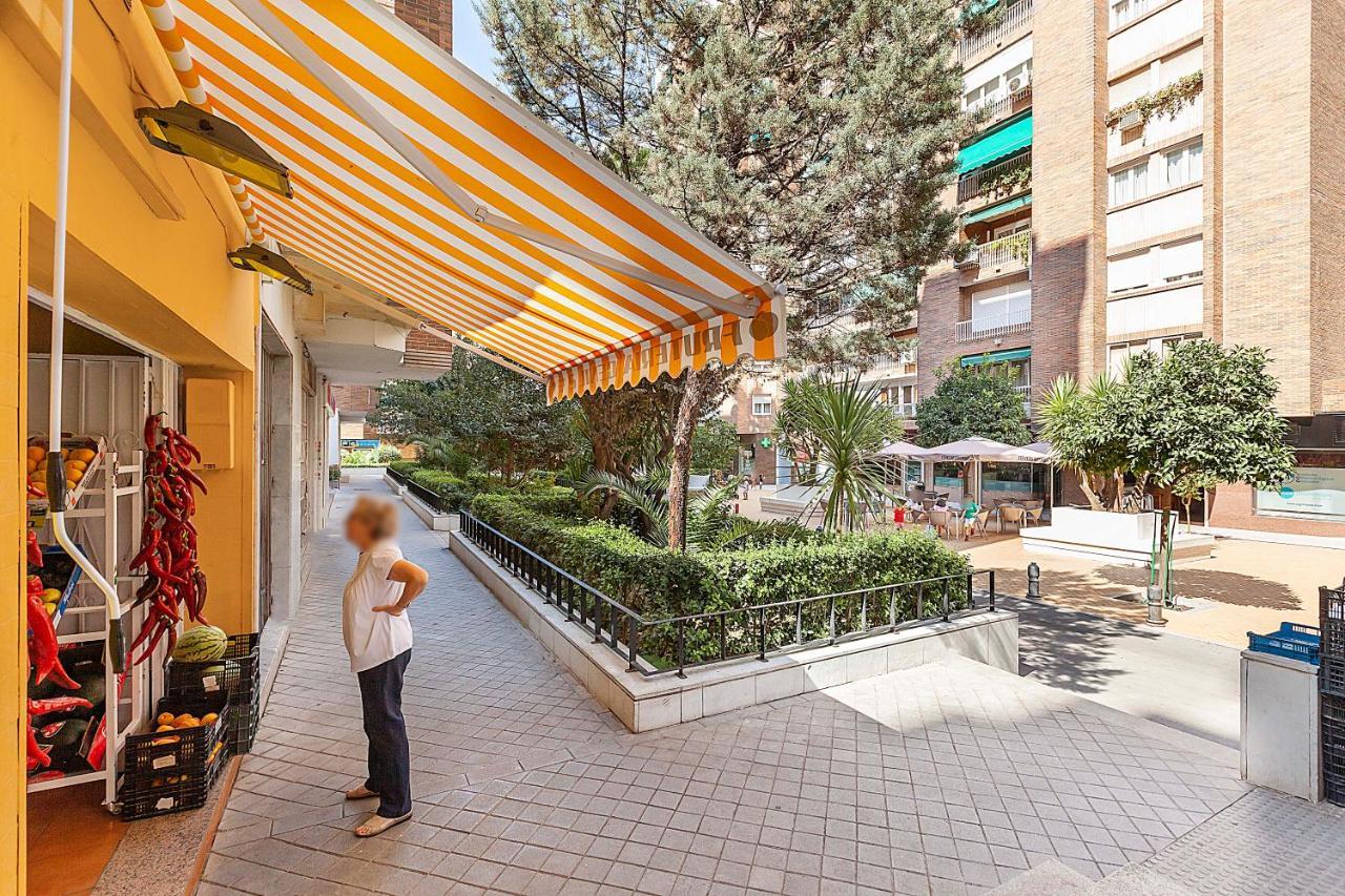 Amplio Y Centrico, Recien Reformado, Calefaccion Central, Jardines, Supermercados, Cafeterias Y Todos Los Servicios En El Corazon De La Ciudad Granada Kültér fotó