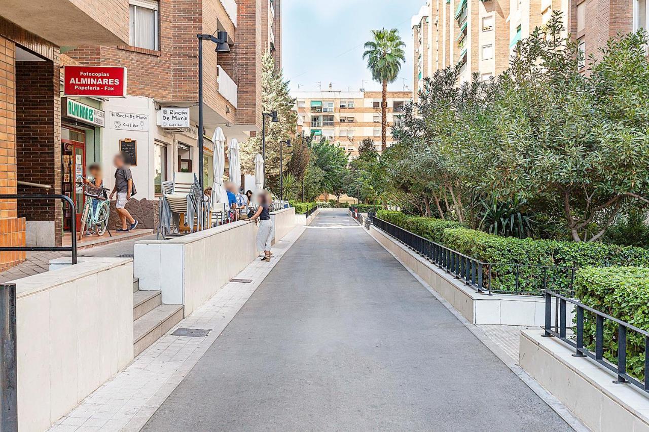 Amplio Y Centrico, Recien Reformado, Calefaccion Central, Jardines, Supermercados, Cafeterias Y Todos Los Servicios En El Corazon De La Ciudad Granada Kültér fotó