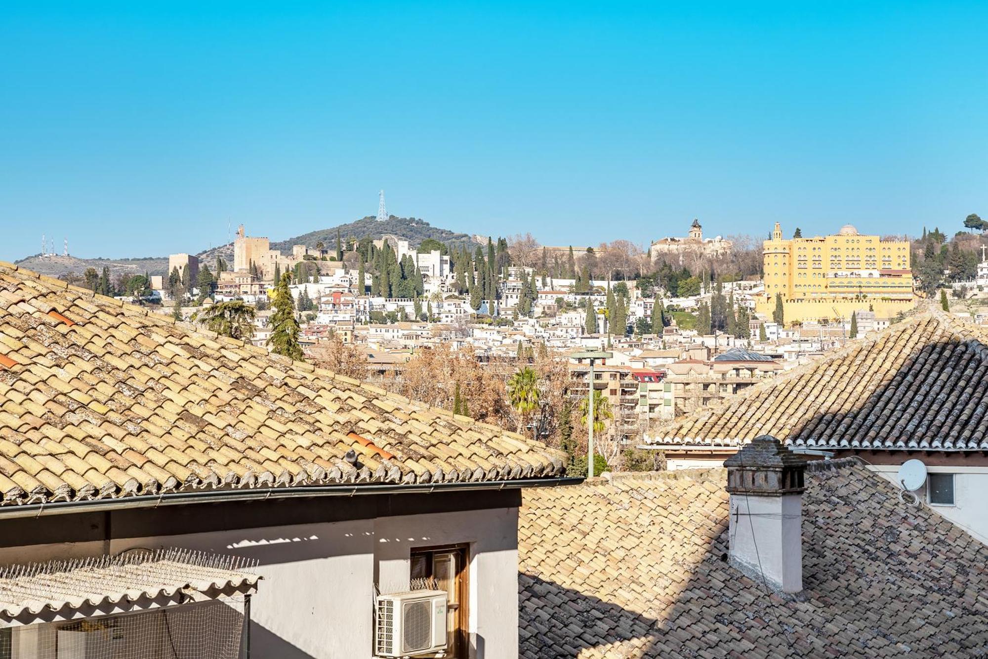 Amplio Y Centrico, Recien Reformado, Calefaccion Central, Jardines, Supermercados, Cafeterias Y Todos Los Servicios En El Corazon De La Ciudad Granada Kültér fotó